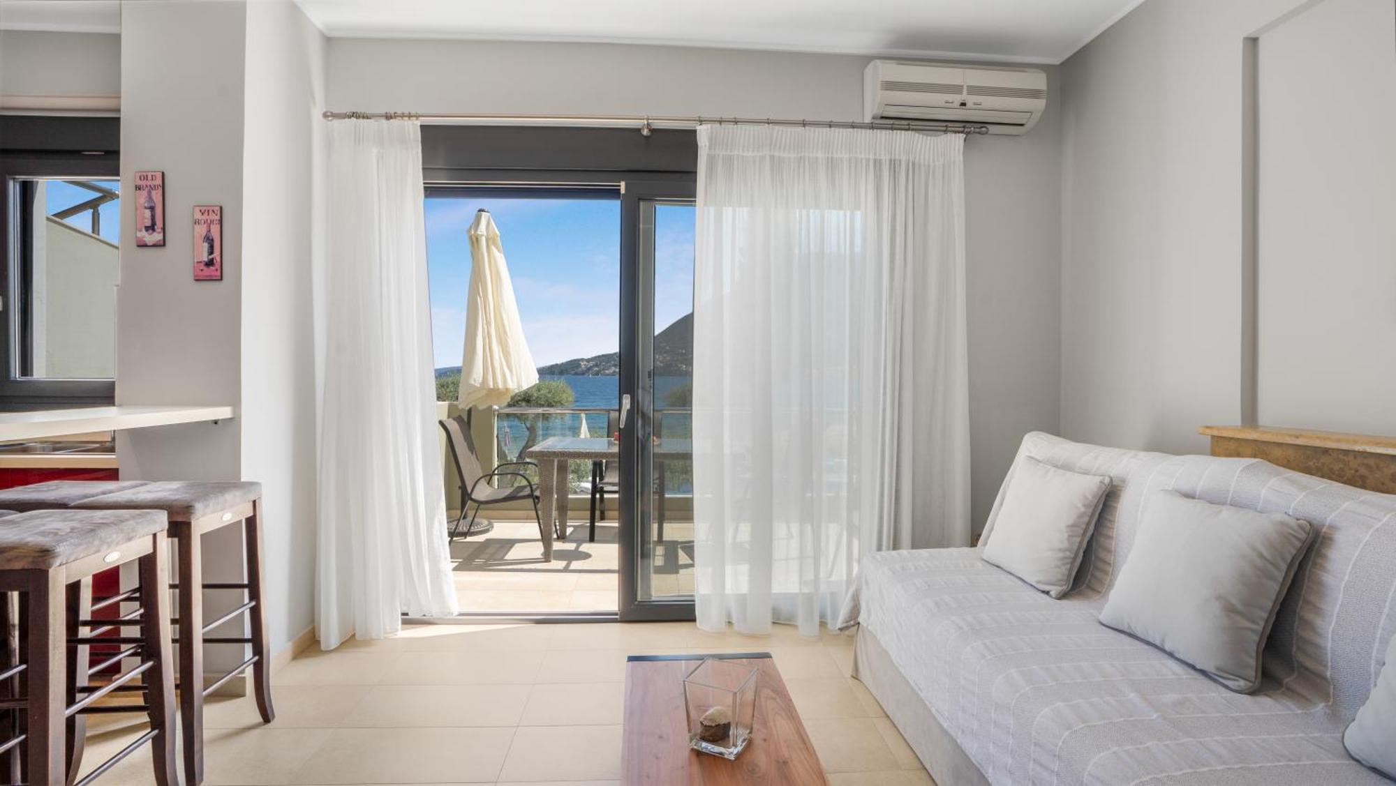 Agni Suites Никиана Екстериор снимка